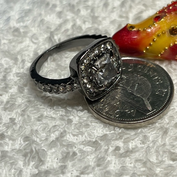 Black metal halo ring - Picture 7 of 7